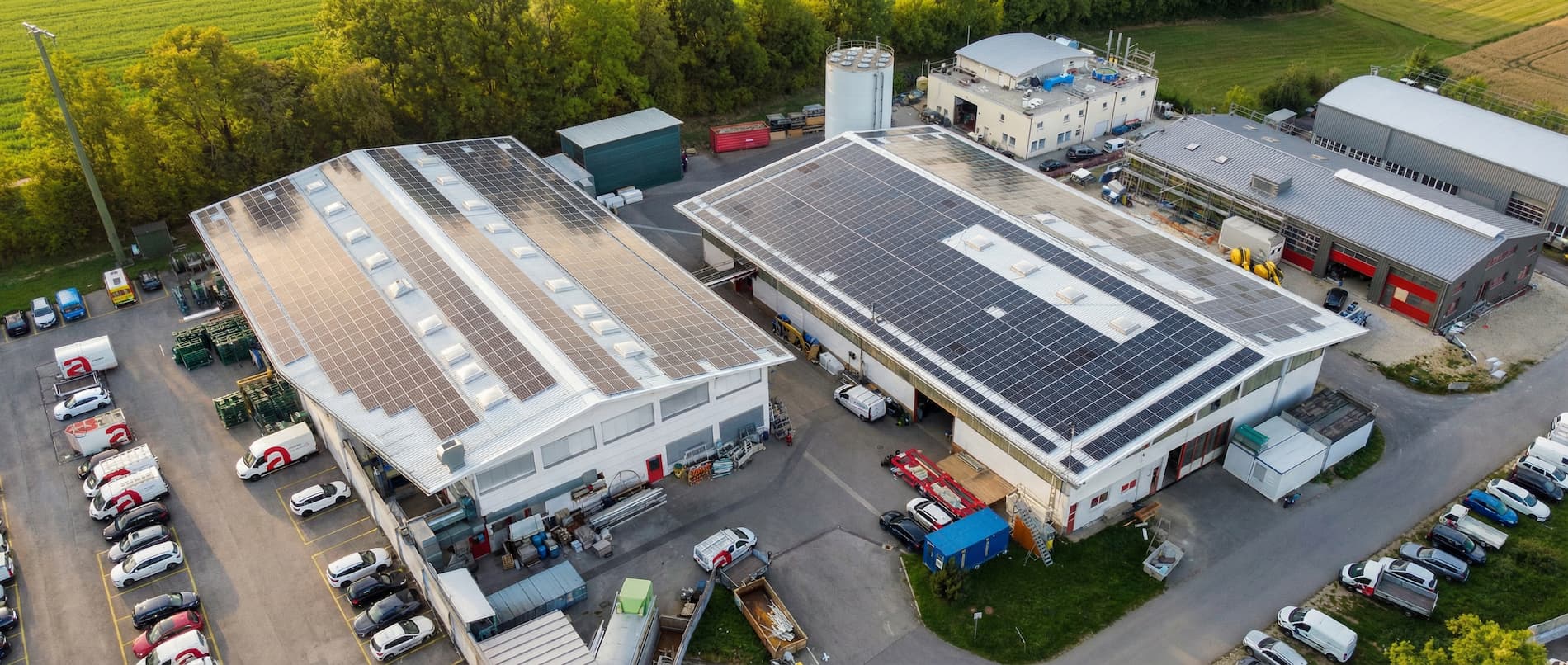 Centrale photovoltaïque sur toiture industrielle
